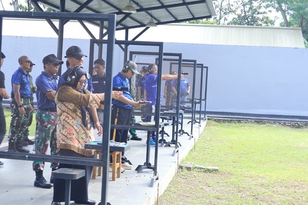 Pererat Sinergitas, Lanud Sultan Hasanuddin Gelar Coffee Morning dan Latihan Menembak Eksekutif Bersama Forkopimda