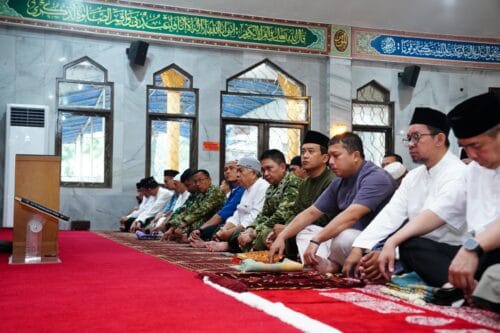 Mabes TNI Gelar Sholat Idul Adha 1447 H dan Penyembelihan Hewan Kurban di Cilangkap Mabes TNI Gelar Sholat Idul Adha 1447 H dan Penyembelihan Hewan Kurban di Cilangkap