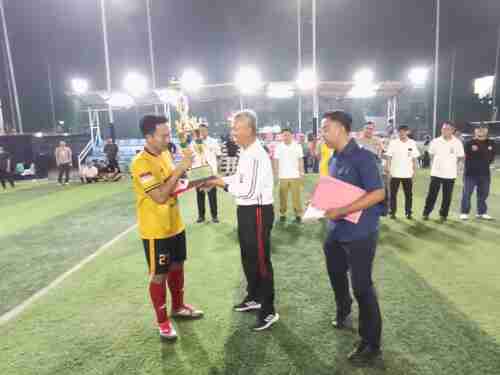Semangat Pantang Menyerah Antar Polsek Cikupa FC Menjadi Juara 2 Semangat Pantang Menyerah Antar Polsek Cikupa FC Menjadi Juara 2