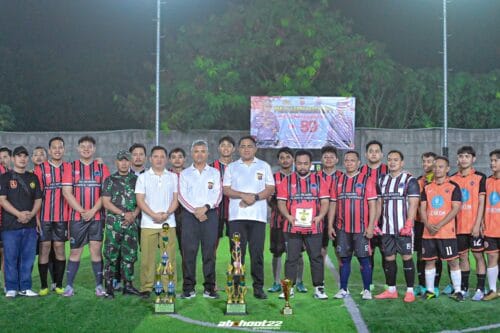 Satreskrim FC dan Senkom FC Tunjukkan Kualitas, Akhiri Turnamen Sebagai Juara Satreskrim FC dan Senkom FC Tunjukkan Kualitas, Akhiri Turnamen Sebagai Juara