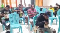 Nobar Piala Dunia dan Makan Bersama, Koramil 1710-02/Timika Perkuat Kemanunggalan TNI-Rakyat