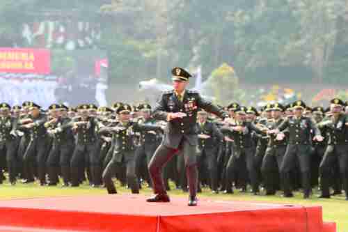 Panglima TNI Pimpin Upacara Prasetya Perwira Diktukpa TNI Integratif TA 2026 di Akademi Militer