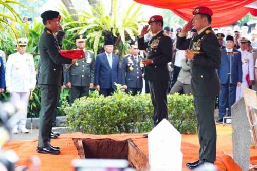 Panglima TNI Hadiri Upacara Pemakaman Jenderal TNI (Purn) Ryamizard Ryacudu