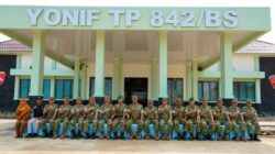 Wapang TNI Tinjau Yonif TP 842/Badak Sakti, Dukung Pertahanan dan Ekonomi Daerah
