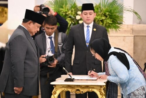 Panglima TNI Hadiri Pelantikan Kepala BGN serta Penasihat Khusus Presiden Panglima TNI Hadiri Pelantikan Kepala BGN serta Penasihat Khusus Presiden