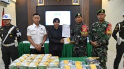Satgas Pamtas Yonarhanud 1/PBC/1 Kostrad Kembali Ukir Prestasi, Gagalkan Penyelundupan 21,4 Kg Sabu dan Amankan WNA di Entikong