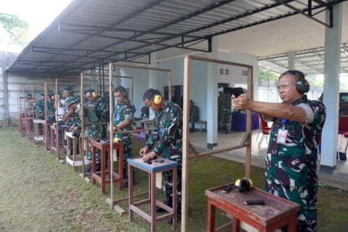 Asah Ketangkasan dan Fokus Tempur, Lanud Sjamsudin Noor Gelar Latihan Menembak Berkala Guna Perkuat Ketangguhan dan Kesiapsiagaan Prajurit