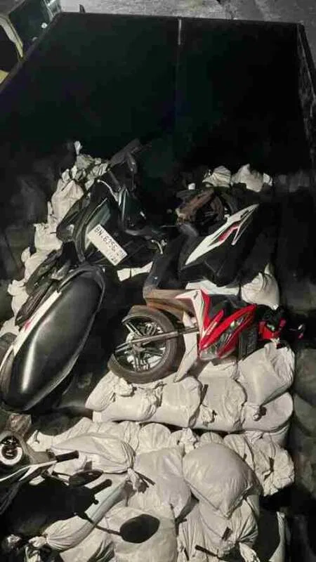 Tim Gabungan Satlap Tri Cakti dan Satgasus Satintelmar Pusintelal Gagalkan Penyelundupan 6 Ton Bijih Timah Ilegal di Bangka, Selamatkan Potensi Kerugian Negara Rp 5,6 Miliar Tim Gabungan Satlap Tri Cakti dan Satgasus Satintelmar Pusintelal Gagalkan Penyelundupan 6 Ton Bijih Timah Ilegal di Bangka, Selamatkan Potensi Kerugian Negara Rp 5,6 Miliar