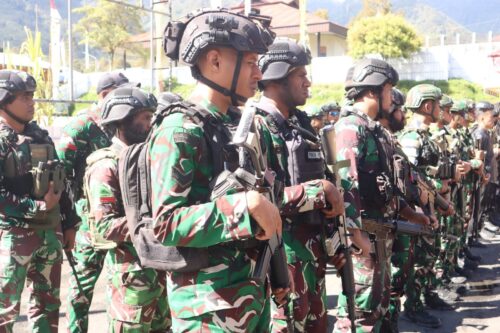 Kodim 1714/Puncak Jaya dan Polri Laksanakan Patroli Cipta Kondisi Kabupaten Puncak Jaya Dalam Kondisi Aman