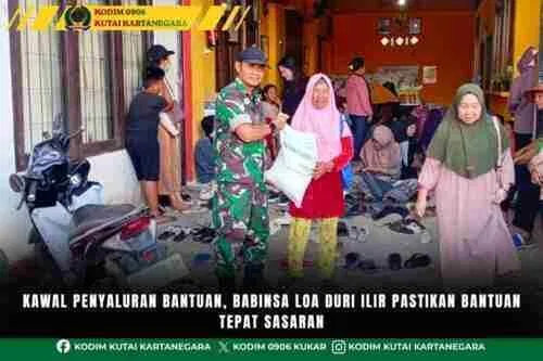 Kawal Penyaluran Bantuan, Babinsa Loa Duri Ilir Pastikan Bantuan Tepat Sasaran