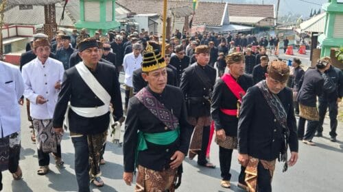 Kades Ngadisari Pimpin Ritual Besar Tengger, Kasus Dugaan Penganiayaan Masih Berproses