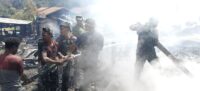 Kodim 1714/Puncak Jaya Reaksi Cepat Bantu Pemadaman Kebakaran di Kota Mulia