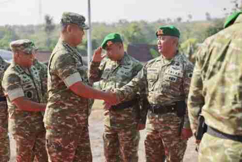 Pastikan Kesiapan Prajurit, Wapang TNI Bersama Menhan Tinjau Marshalling Area Yonif TP 937/Satria Kalijaga Pastikan Kesiapan Prajurit, Wapang TNI Bersama Menhan Tinjau Marshalling Area Yonif TP 937/Satria Kalijaga