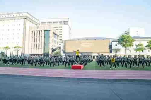 Panglima TNI dan Kasad Perkuat Soliditas Melalui Olahraga Bersama Prajurit