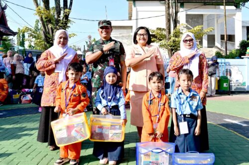 Tanamkan Karakter Sejak Hari Pertama, MPLS Sekolah Angkasa Lanud Sjamsudin Noor Diwarnai Keceriaan dan Semangat Belajar Tanamkan Karakter Sejak Hari Pertama, MPLS Sekolah Angkasa Lanud Sjamsudin Noor Diwarnai Keceriaan dan Semangat Belajar