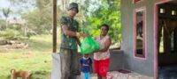 Satgas TMMD Ke-129 Kodim 1807/Sorong Selatan Bagikan 100 Paket Sembako dan Nutrisi, Wujud Nyata Kepedulian Cegah Stunting