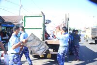 Lanud Sultan Hasanuddin Bersama Satuan TNI AU Makassar Gelar Karya Bakti di Pasar Mandai Sambut Hari Bakti ke-79 TNI Angkatan Udara