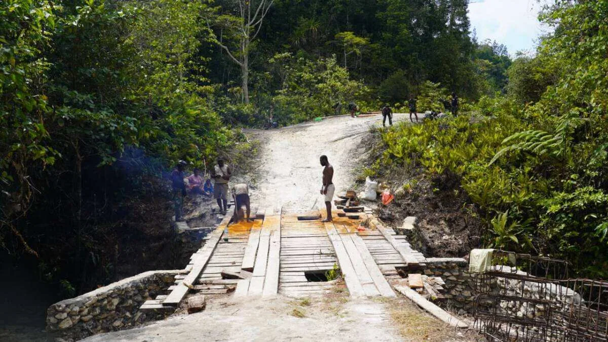Rehab Jembatan TMMD Ke-129 Capai 55 Persen, Satgas TMMD Percepat Konektivitas dan Akses Masyarakat Kampung Sesor
