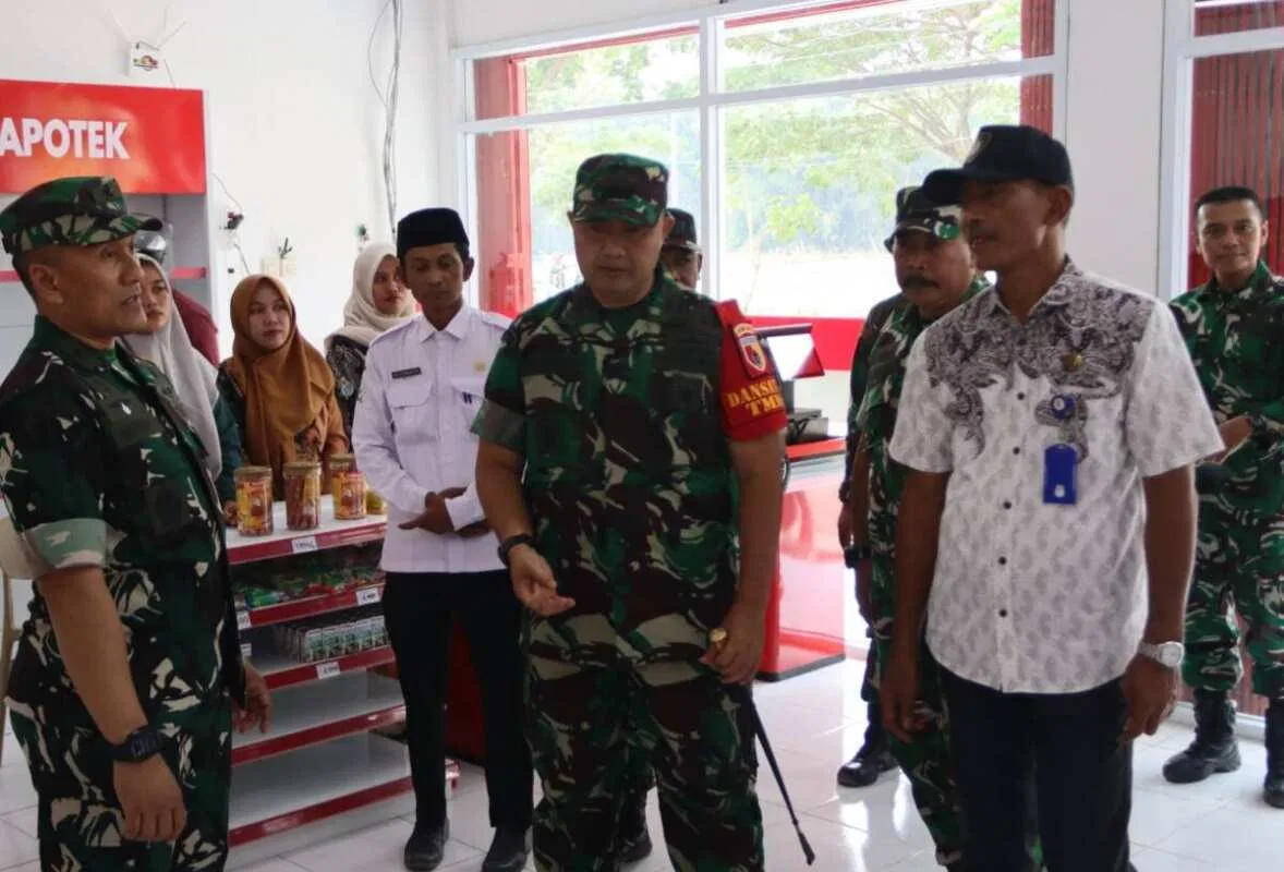 Merajut Masa Depan Sejahtera: Harmoni TNI, Pemdes dan Warga di TMMD 129 Bojonegoro Merajut Masa Depan Sejahtera: Harmoni TNI, Pemdes dan Warga di TMMD 129 Bojonegoro