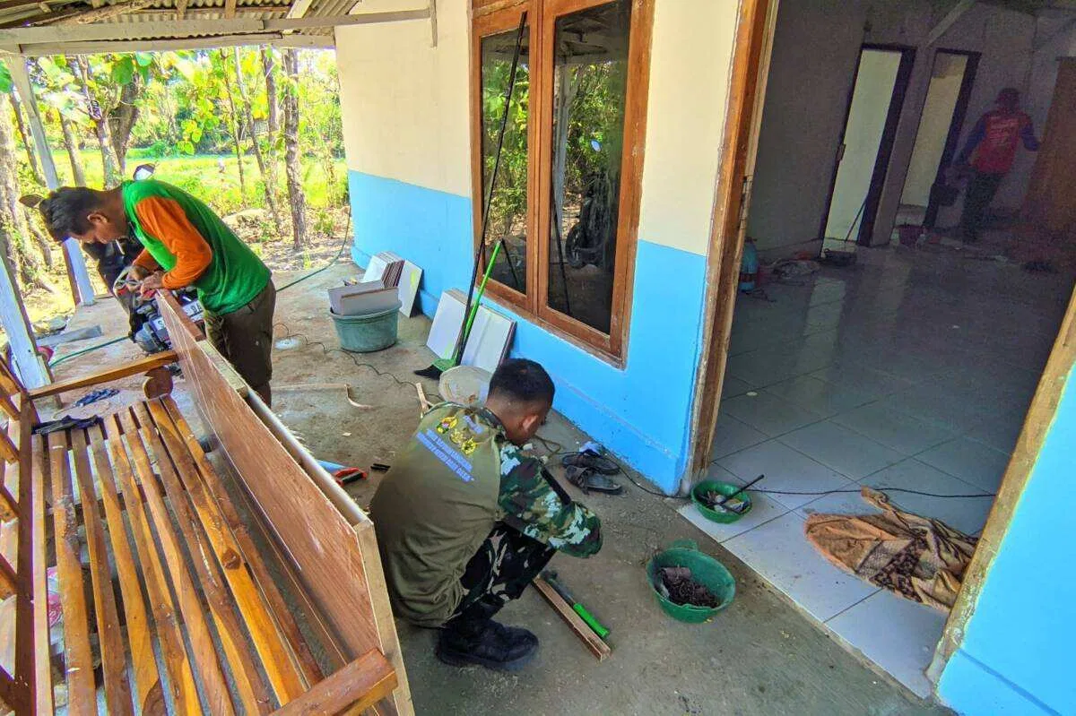 Sinergi Tanpa Sekat: Kala Satgas TMMD 129 Bojonegoro dan Warga Kesongo Bahu-Membahu Merajut Asa Ibu Jasmiati Sinergi Tanpa Sekat: Kala Satgas TMMD 129 Bojonegoro dan Warga Kesongo Bahu-Membahu Merajut Asa Ibu Jasmiati