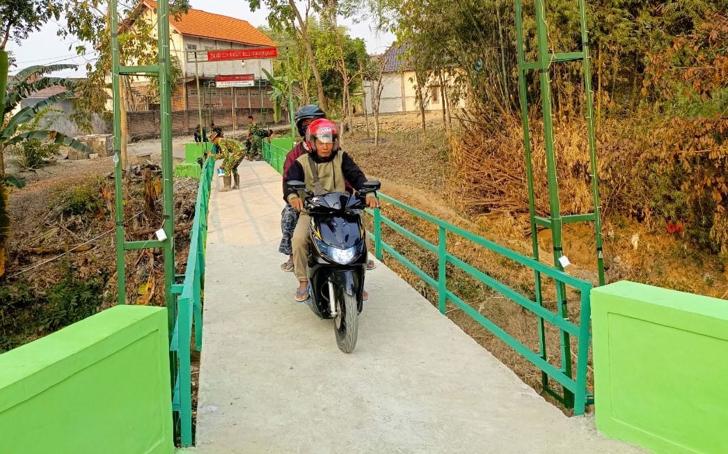 Wajah Baru Jembatan TMMD 129 Bojonegoro Brang Etan: Senyum Warga Kesongo Akhirnya Terukir Wajah Baru Jembatan TMMD 129 Bojonegoro Brang Etan: Senyum Warga Kesongo Akhirnya Terukir