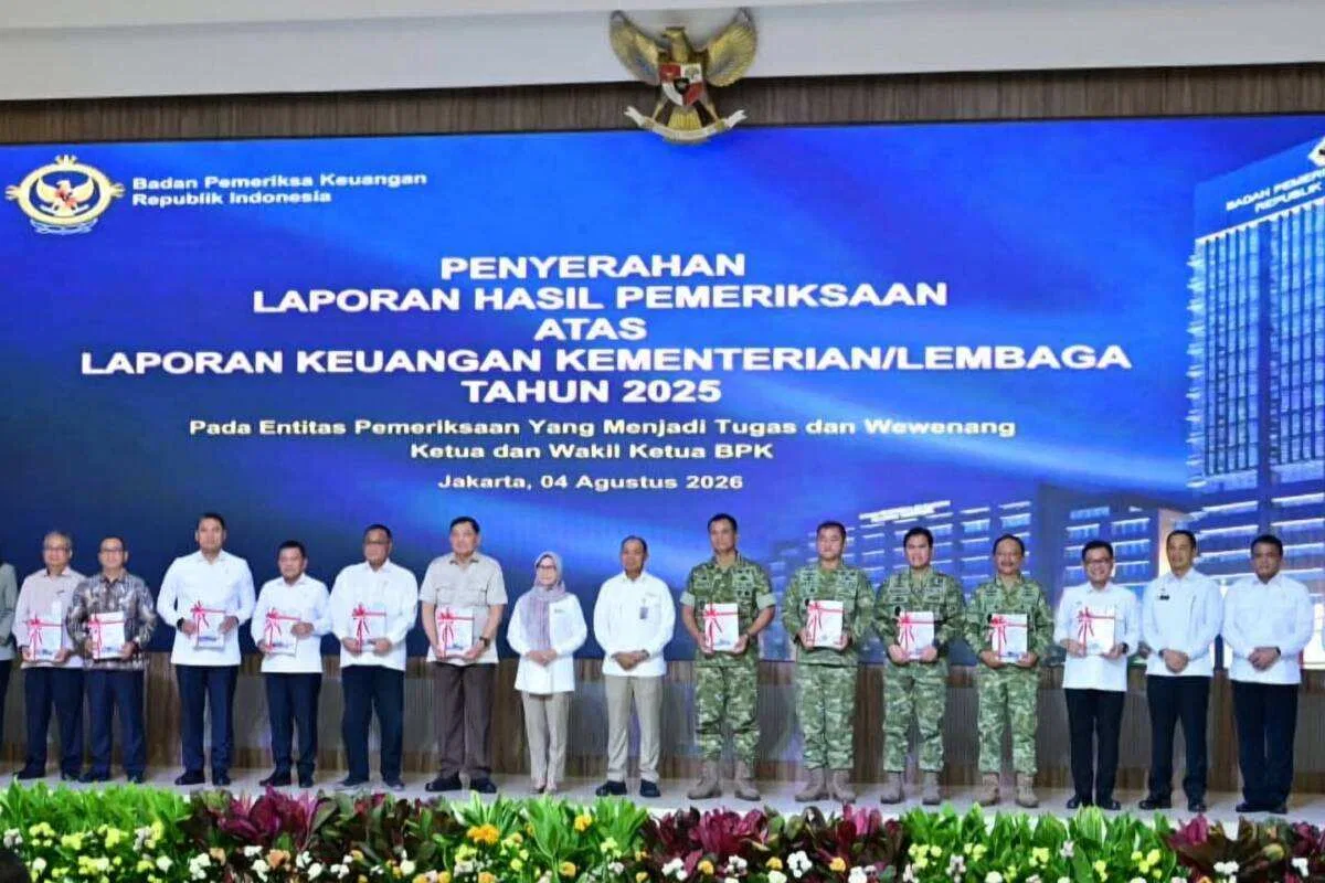 Wapang TNI Hadiri Penyampaian LHP BPK atas Laporan Keuangan Kementerian/Lembaga Tahun Anggaran 2025 Wapang TNI Hadiri Penyampaian LHP BPK atas Laporan Keuangan Kementerian/Lembaga Tahun Anggaran 2025