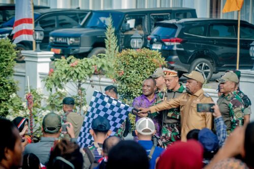 Sang Merah Putih Terbesar di Indonesia Berkibar di Puncak Gunung Cycloop, Koops TNI Habema : Gegap Gempita Damai Persatuan dari Tanah Cenderawasih
