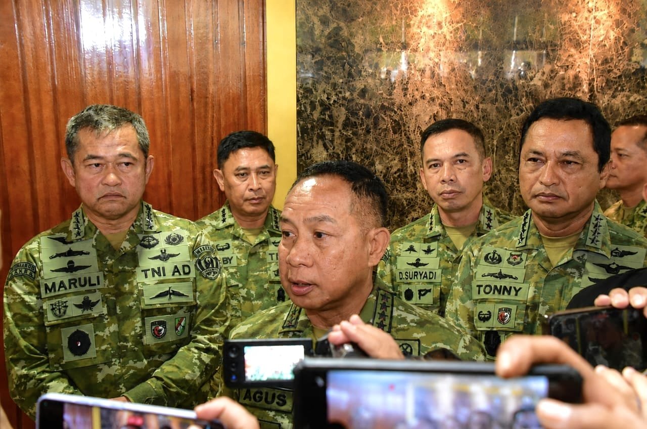 Panglima TNI Imbau Masyarakat Tidak Mudah Terprovokasi Informasi yang Belum Terverifikasi Panglima TNI Imbau Masyarakat Tidak Mudah Terprovokasi Informasi yang Belum Terverifikasi