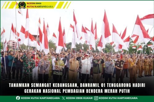 Tanamkan Semangat Kebangsaan, Danramil 01 Tenggarong Hadiri Gerakan Nasional Pembagian Bendera Merah Putih Tanamkan Semangat Kebangsaan, Danramil 01 Tenggarong Hadiri Gerakan Nasional Pembagian Bendera Merah Putih