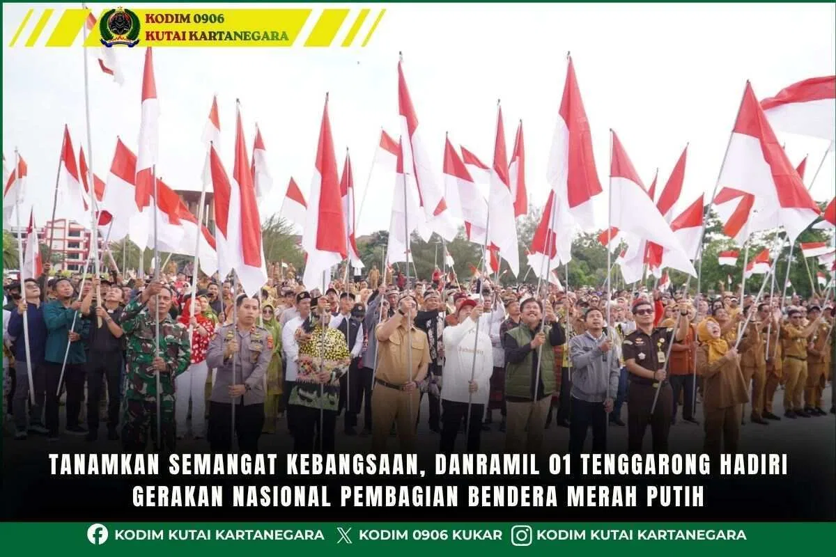 Tanamkan Semangat Kebangsaan, Danramil 01 Tenggarong Hadiri Gerakan Nasional Pembagian Bendera Merah Putih Tanamkan Semangat Kebangsaan, Danramil 01 Tenggarong Hadiri Gerakan Nasional Pembagian Bendera Merah Putih