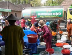 Darurat Air Bersih: IJTI, Kodim 0813 dan BPBD Bojonegoro Pasok 21 Ribu Liter Air Bersih di Tlogohaji