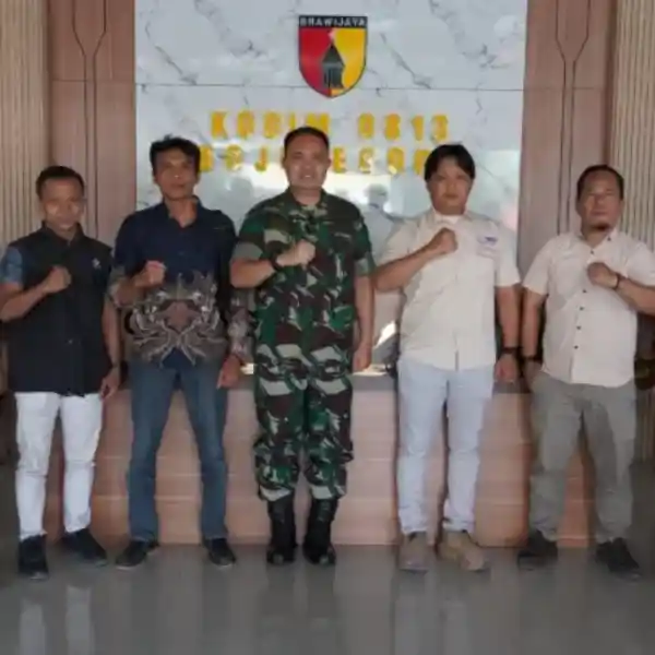 TNI-Media Berkolaborasi: Kodim Bojonegoro dan SMSI Jalin Sinergi untuk Rakyat TNI-Media Berkolaborasi: Kodim Bojonegoro dan SMSI Jalin Sinergi untuk Rakyat