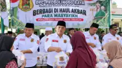 DPC MADAS Probolinggo Raya Berbagi Makanan Dan Minuman Gratis Di Haul Akbar Para Masyayikh DPC MADAS Probolinggo Raya Berbagi Makanan Dan Minuman Gratis Di Haul Akbar Para Masyayikh