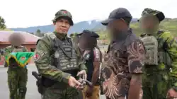 Memilih Jalan Damai, Empat Anggota OPM Puncak Jaya Serahkan Senjata kepada Pangkoops TNI Habema dan Kembali ke Masyarakat Memilih Jalan Damai, Empat Anggota OPM Puncak Jaya Serahkan Senjata kepada Pangkoops TNI Habema dan Kembali ke Masyarakat