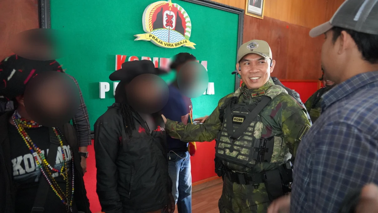 Empat Anggota OPM Serahkan Senjata dan Kembali ke Pangkuan Ibu Pertiwi
