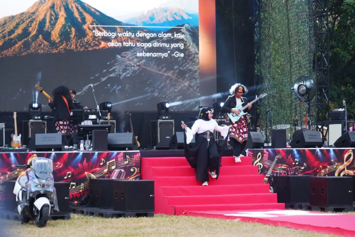 Panglima TNI Tinjau Festival Band Piala Panglima TNI Tahun 2026 Panglima TNI Tinjau Festival Band Piala Panglima TNI Tahun 2026