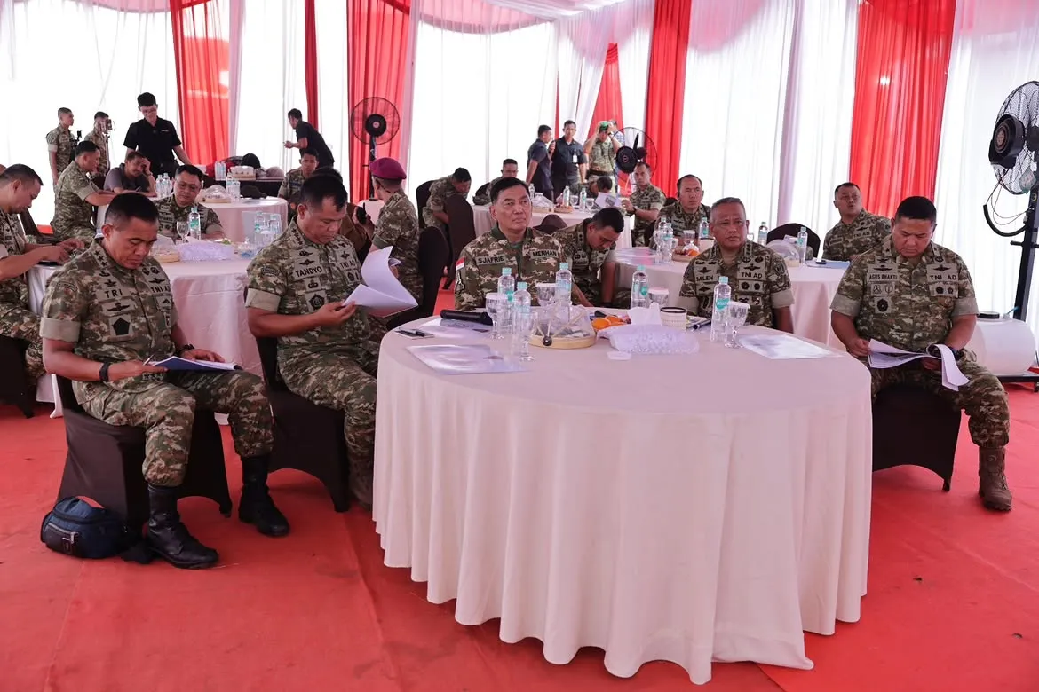 Yonif TP Hadir, Pertahanan dan Pembangunan Berjalan Bersama Yonif TP Hadir, Pertahanan dan Pembangunan Berjalan Bersama
