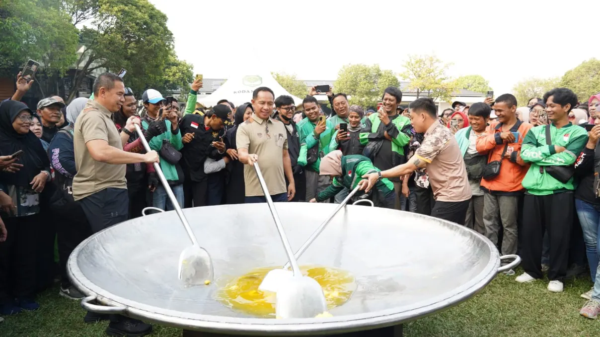 Panglima TNI Hadiri Hit & Eat Kodam Jaya, Perkuat Kebersamaan dengan Masyarakat Panglima TNI Hadiri Hit & Eat Kodam Jaya, Perkuat Kebersamaan dengan Masyarakat