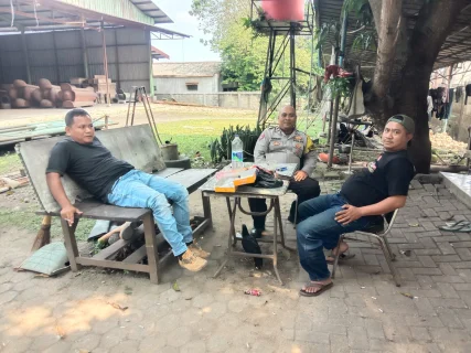 Program Poliran, Aiptu Rukmono Sambangi Warga dan Serap Aspirasi Masyarakat Desa Budimulya
