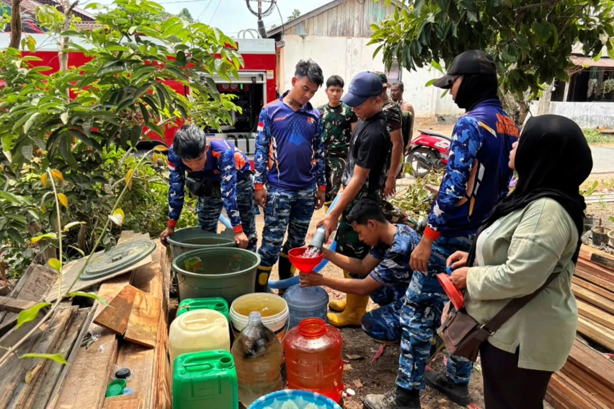 Lanud Sjamsudin Noor Kembali Hadirkan Setetes Kepedulian di Tengah Kekeringan