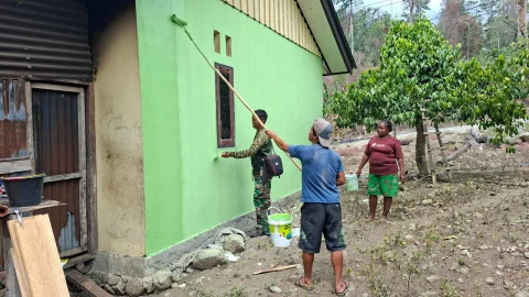 Satgas TMMD Ke-130 dan Warga Bersatu Warnai Kampung Yamboi Gunung