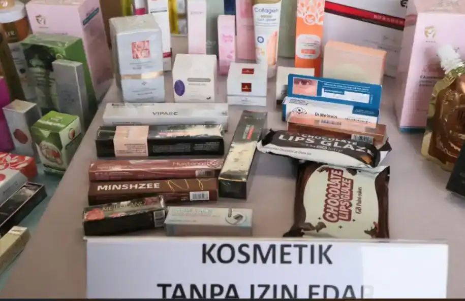 Pengungkapan ratusan ribu barang ini memperlihatkan skala penyimpanan produk ilegal yang ditemukan di Tangerang