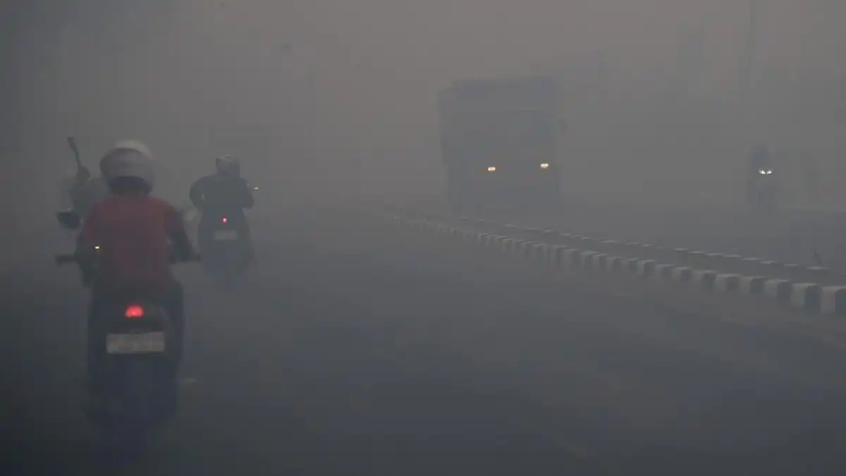 Kabut Asap Selimuti Palembang, Pengemudi Ojek Online Meninggal dan Delapan Penerbangan Terdampak