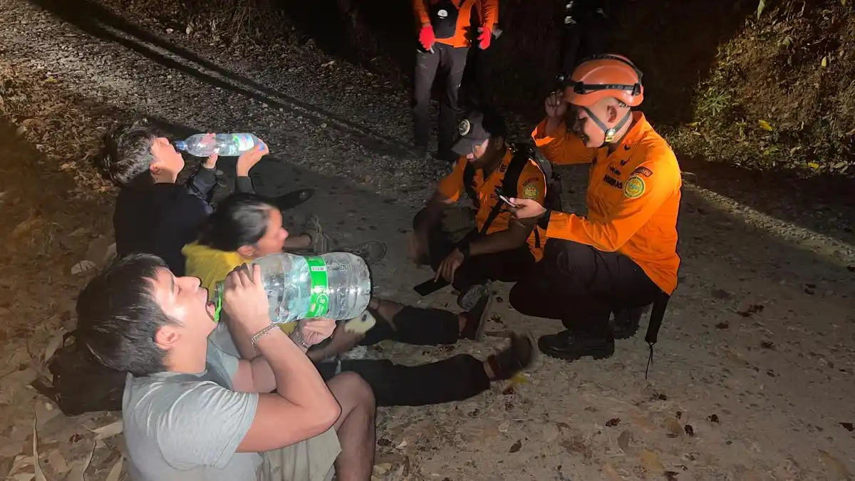 Empat Mahasiswa Selamat Setelah Tersesat Saat Penelitian di Gunung Tanjung