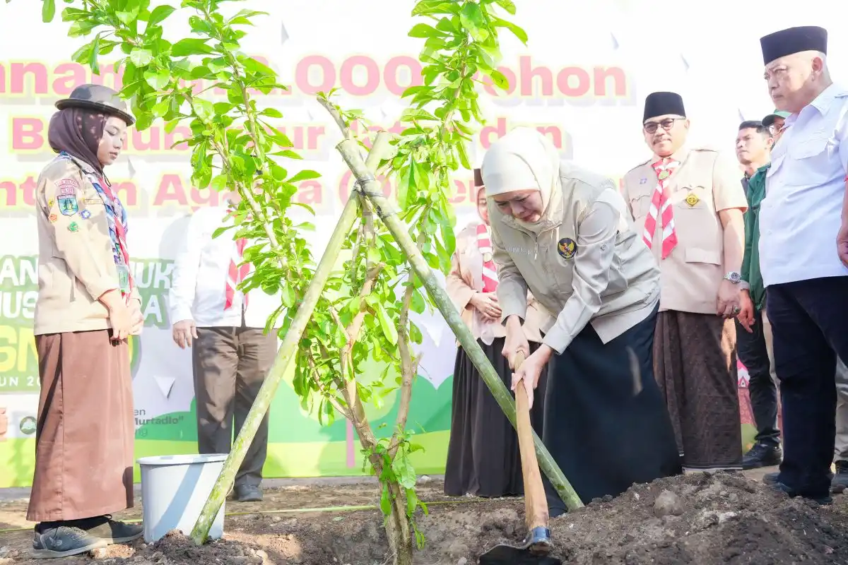 Khofifah Dorong Santri Pramuka PPSN VI Jadikan Kepedulian Lingkungan sebagai Kebiasaan