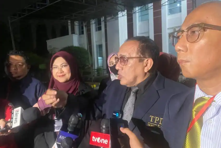 Dokter Tifa Siapkan 120 Saksi dan Ahli untuk Menghadapi Persidangan Ijazah Jokowi