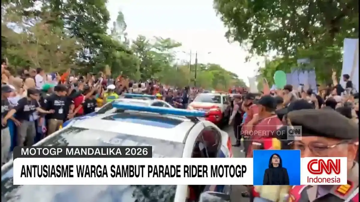 Warga Mataram Antusias Sambut Parade Pembalap MotoGP Mandalika