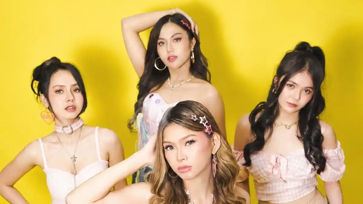 South Queen Bawa Warna Hipdut Lewat Formasi Empat Perempuan