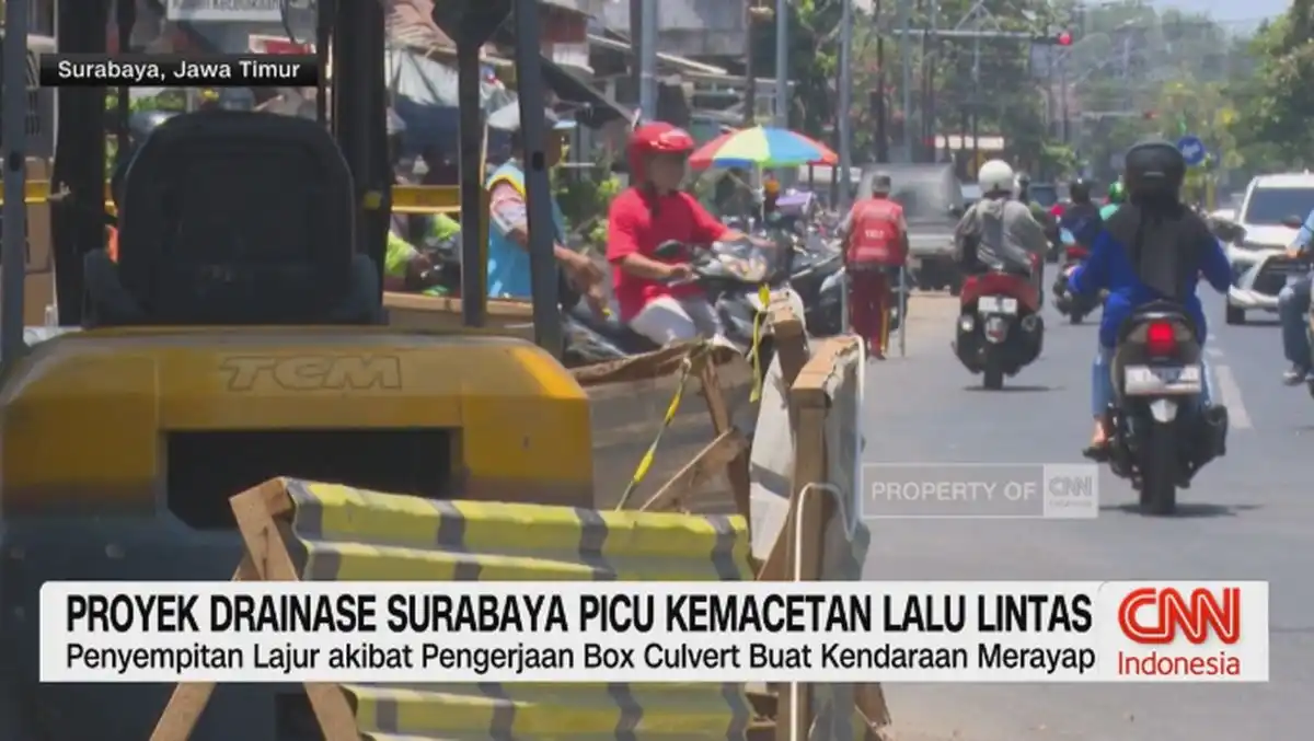 Pembangunan Drainase di Surabaya Berlangsung Masif, Arus Lalu Lintas Terdampak