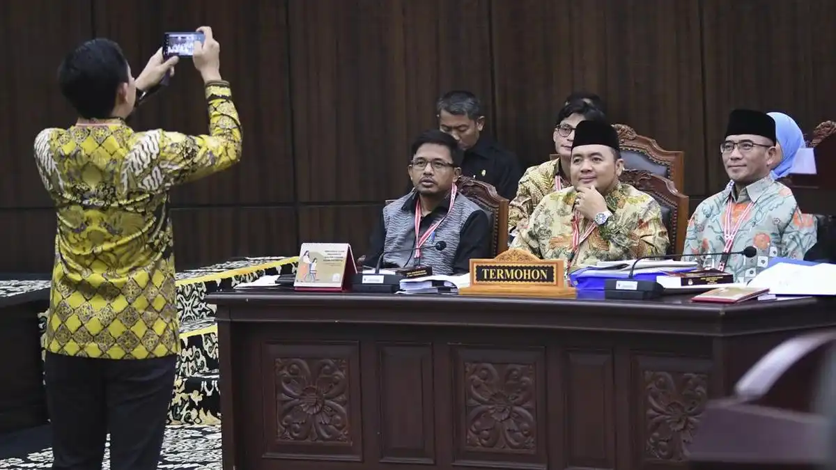 KPU dan Bawaslu Dilaporkan ke DKPP soal Aturan Pencalonan Gibran
